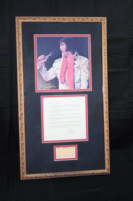lot 1 image: Elvis Presley the Vegas Years