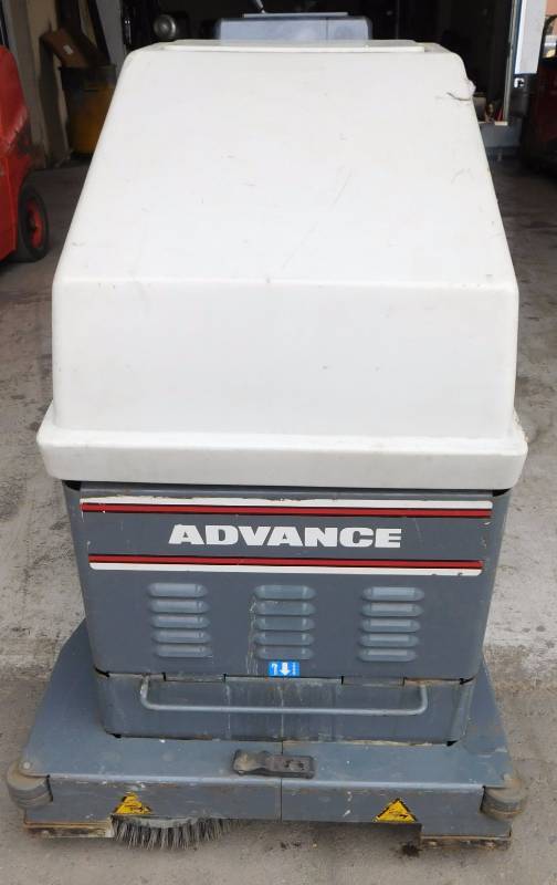 Advance 265LX Floor Scrubber