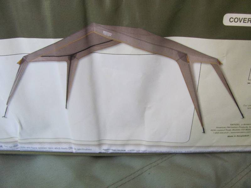 lot 21 image: Portable Shelters