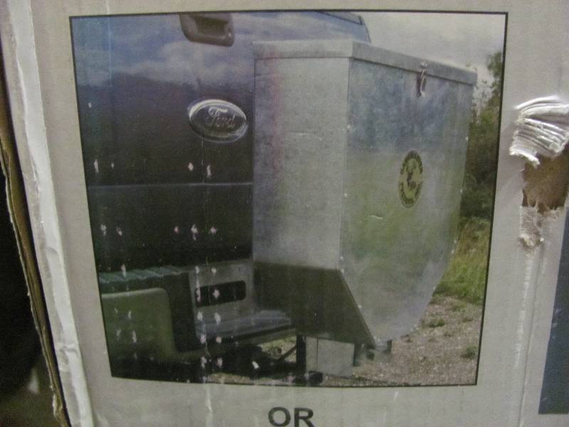 lot 52 image: FeederSpreader
