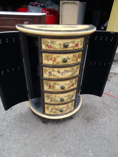 Jewelry case