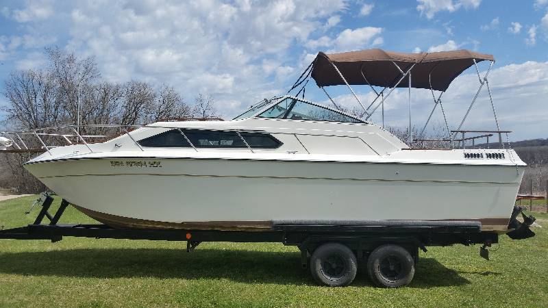 Chaparral 27ft. Cabin Cruiser | No Reserve Auction! Chaparral 27 ft ...