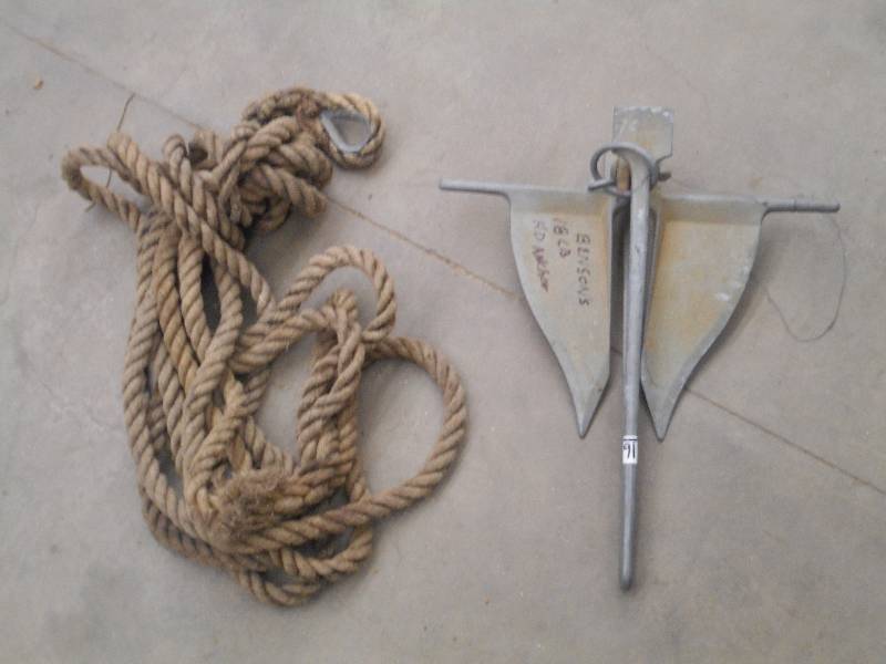 lot 16 image: Bensons 18# Anchor With Heavy Duty ...