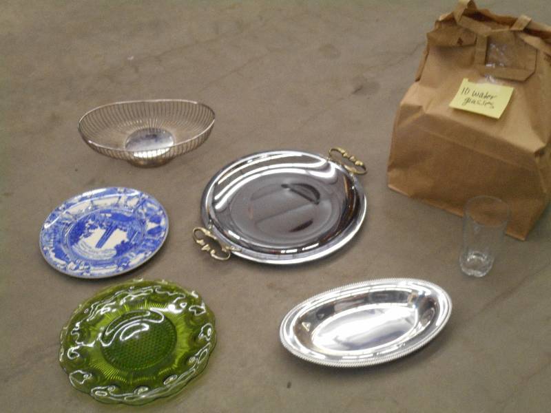 lot 40 image: Bag Of (10) Water Glasses & Bag Of ...