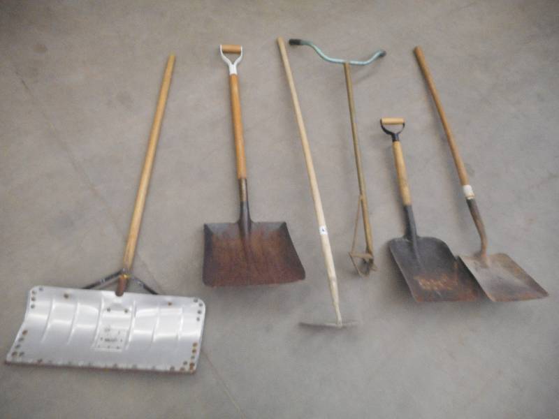 lot 63 image: Lot Of (6) Assorted Hand Tools ...