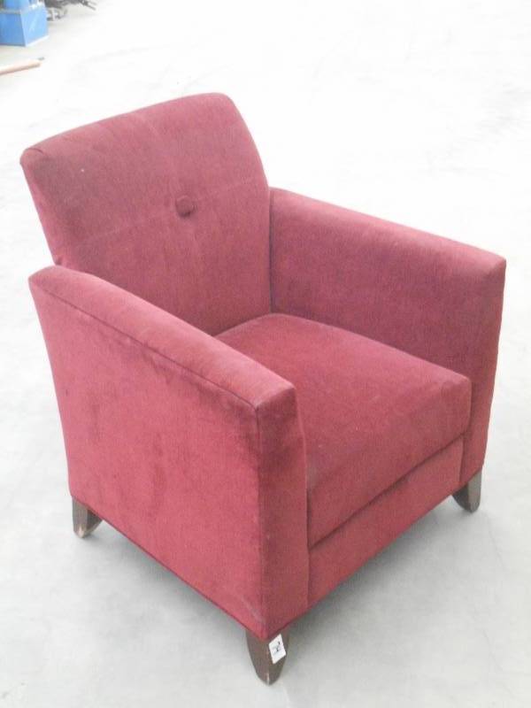 lot 74 image: (1) Cushioned Arm Chair ...
