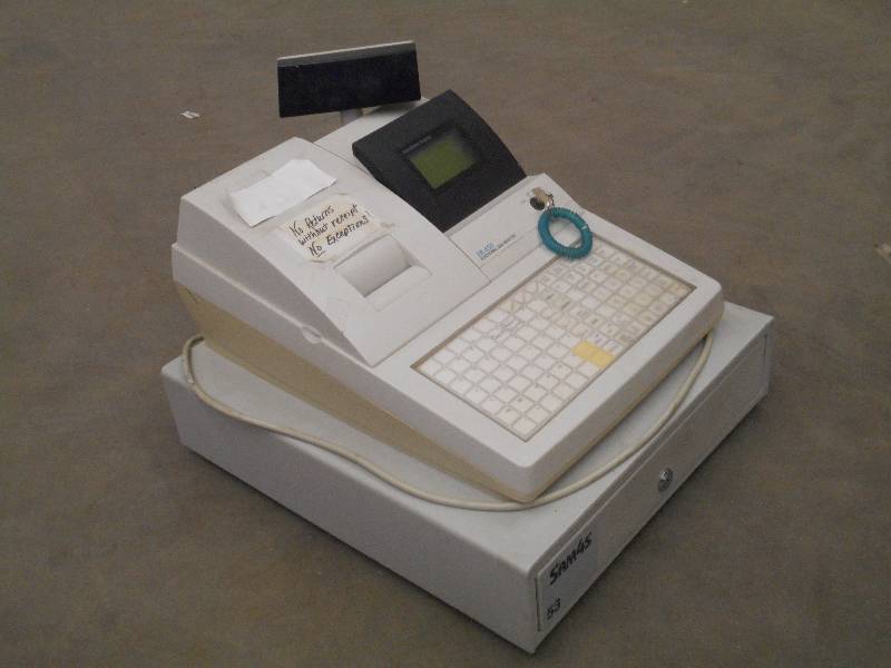lot 112 image: Sam4s Model ER-650 120Volt Cash Reg...