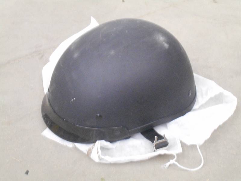 lot 123 image: Size XL Model U-70B Motorcycle Helm...