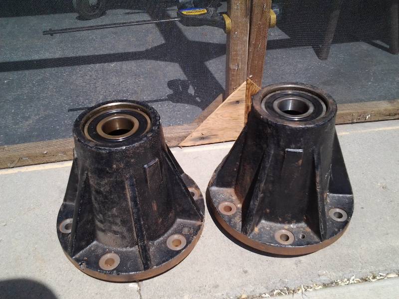 lot 4 image: Trailer Hubs With Bearings