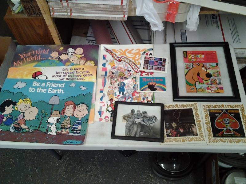 lot 15 image: Framed Scooby Comic (1970), Charlie Brown Posters & Collectibles