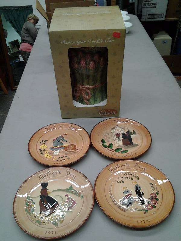 lot 42 image: New Asparagus Cookie Jar, 4-Mothers Day Plates (Hand Decorated Glenview Pottery)