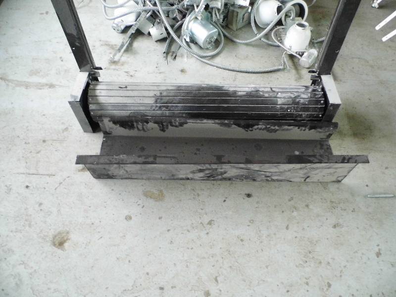 lot 18 image: Roll Up Door