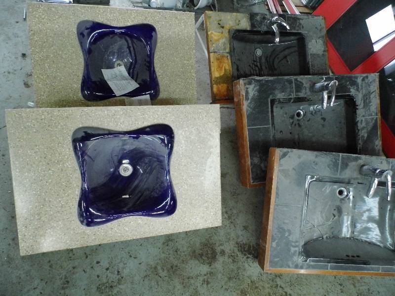 lot 22 image: 5 Sinks