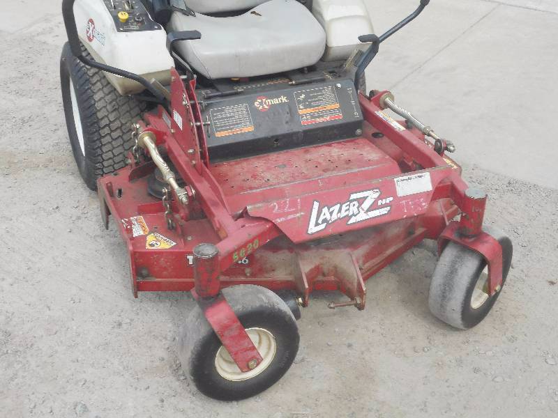 Exmark Lazer-Z HP Commercial Zero-Turn Mower