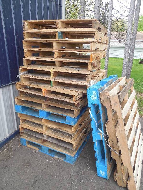 (10) WOOD PALLETS