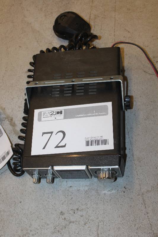 lot 72 image: Panasonic 40-Channel CB Radio