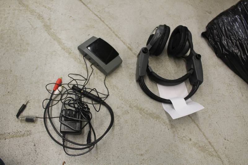 lot 93 image: Lot of Cordless Stereo Headphones