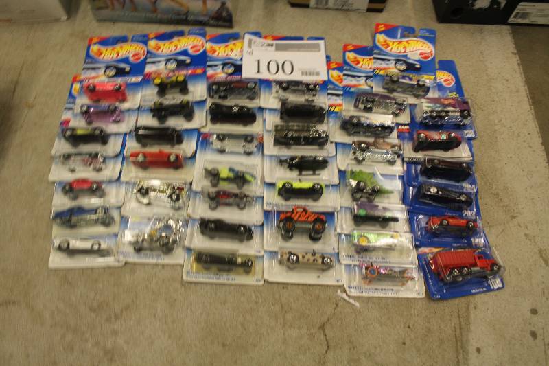 lot 100 image: Lot of (41) Hot Wheels Cars