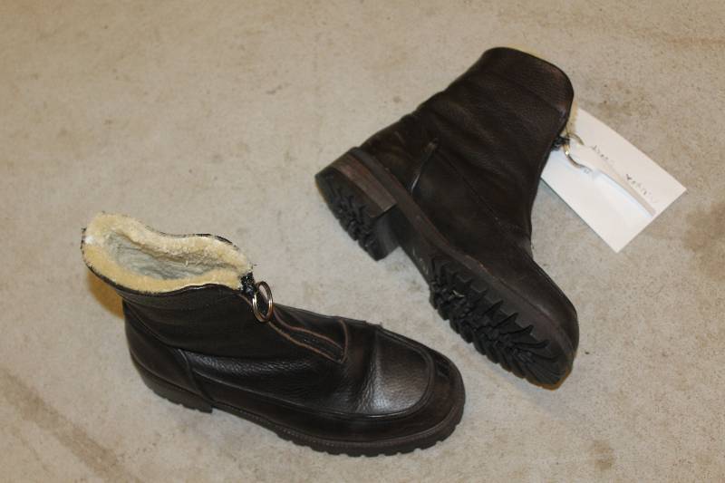 lot 81 image: Vintage Coach Sheep Skin Boots