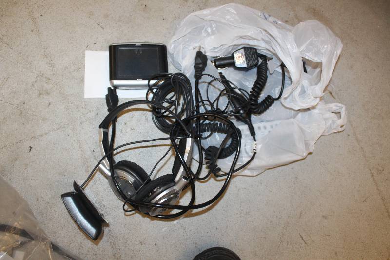 lot 80 image: Lot of Electronics Including Sony Noise Canceling Headphones Magellan Maistro Car GPS