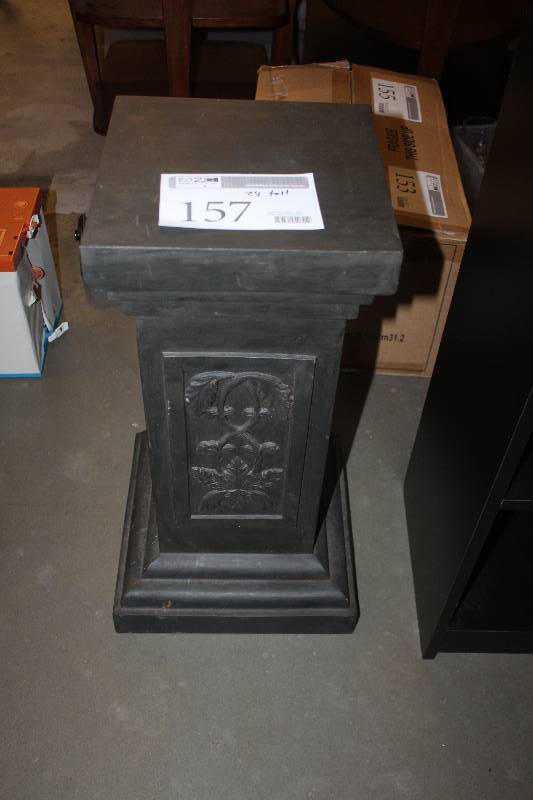 lot 157 image: Display Pedestal