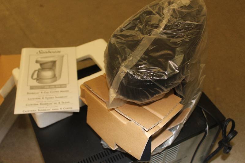 lot 217 image: Sunbeam 4-Cup Coffee Maker
