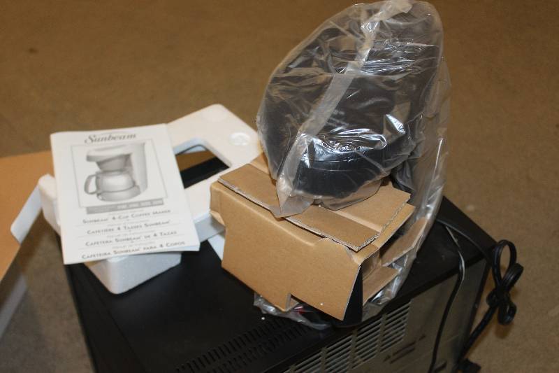 lot 216 image: Sunbeam 4-Cup Coffee Maker