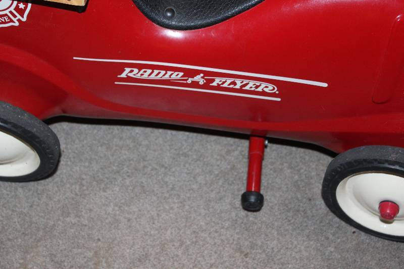 radio flyer pedal cart