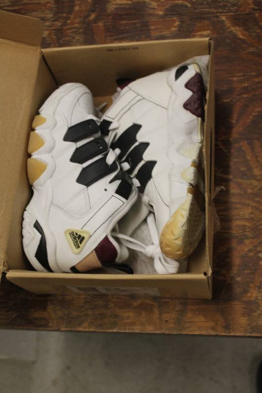 lot 34 image: Adidas Greenwich Womens Strength Trainer Shoes