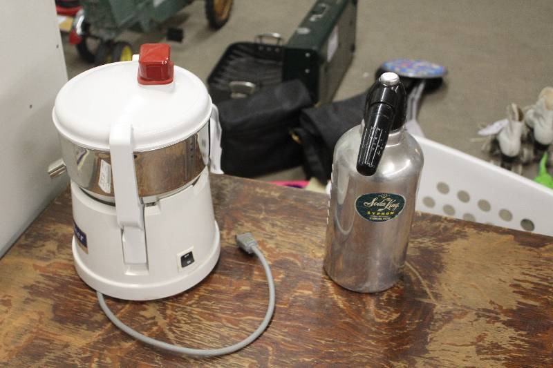 lot 43 image: Lot of (2) Appliances Including 1) Soda King Syphon Sparkling Water Maker AND 1) Omega Fruit & Vegetable Juicer