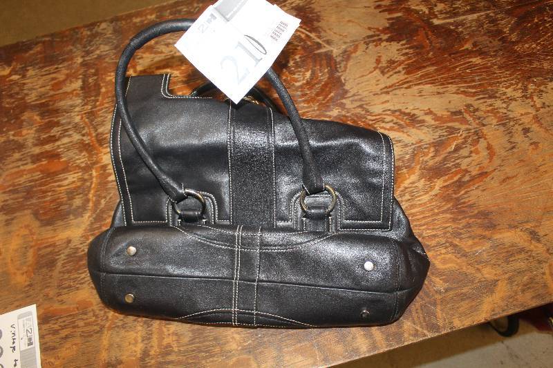 lot 210 image: Coach Handbag