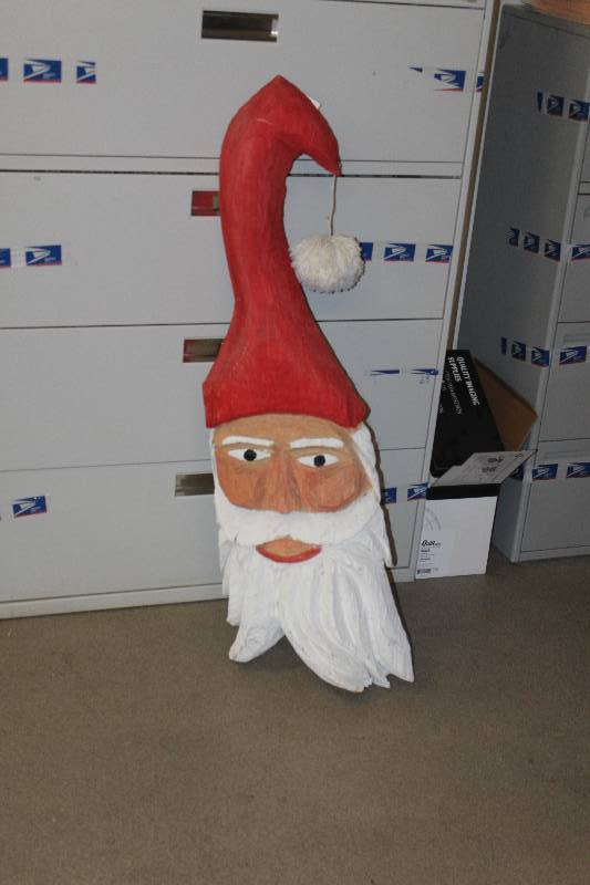 lot 179 image: Santa Claus Chain Saw Carving - Signed