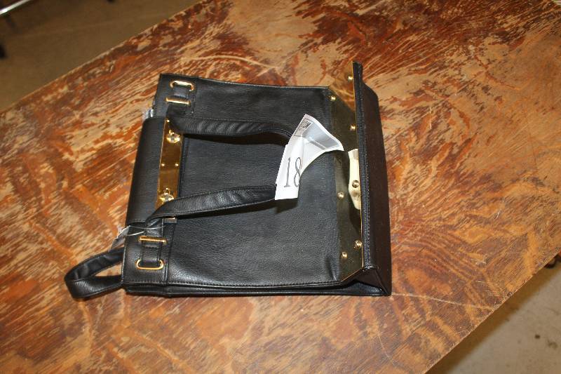 lot 189 image: Torrid Handbag