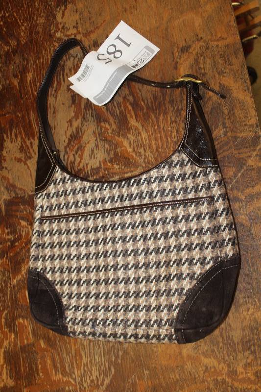 lot 185 image: Coach Handbag