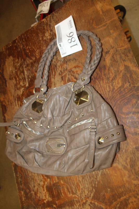 lot 186 image: Guess Handbag