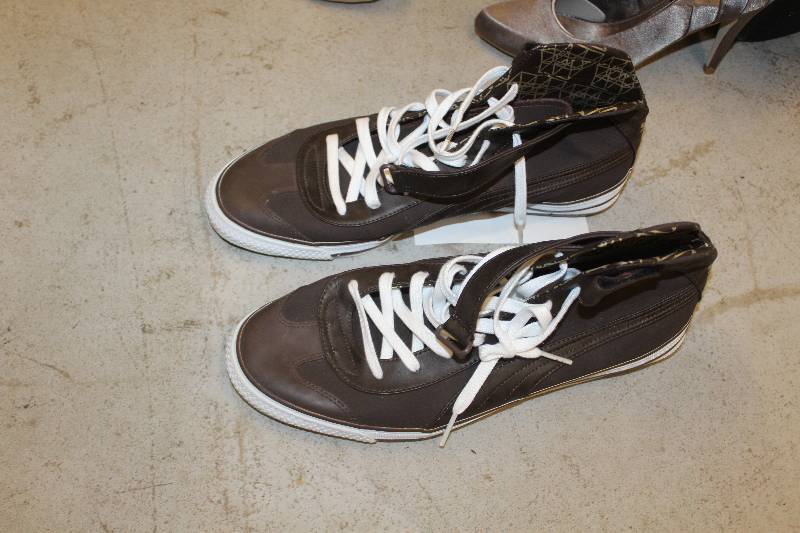 lot 192 image: Puma Shoes