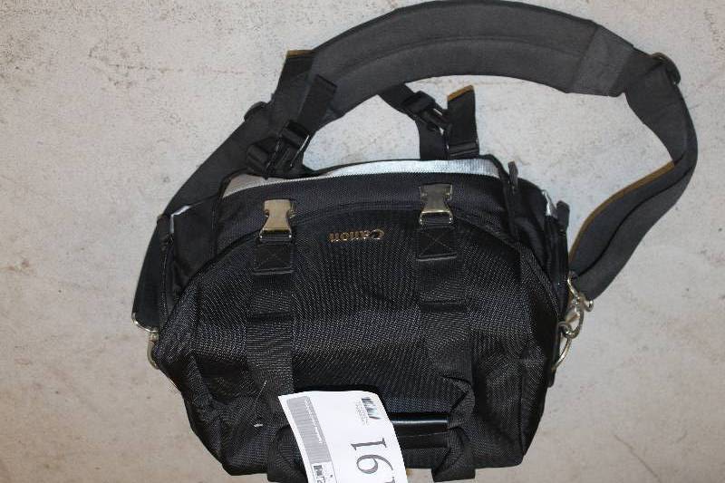 lot 191 image: Canon Camera Bag