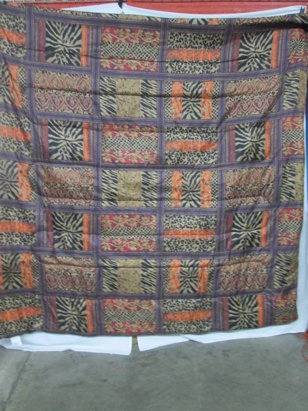 alcove Wild Life Comforter - Queen