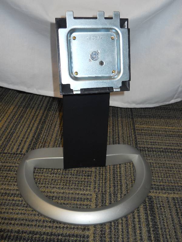 lot 15 image: DELL Computer Monitor Stand