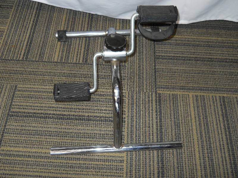 lot 22 image: Exercise Peddler with adjustable tension  good therapy for rehab