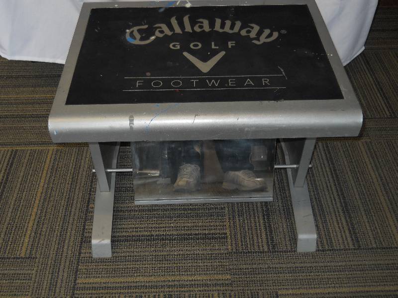 lot 24 image: CALLOWAY Golf Commercial Foot Stool with Shoe Mirror  Solid Metal Piece  Nice man cave item