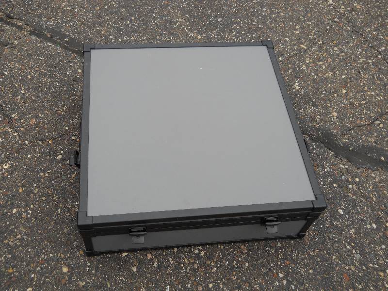 lot 51 image: MELMAT Space Case  Professional Safety Box with Lock and Keys Good Condition DIMENSIONS 25.5 x 25.5 x 8.75