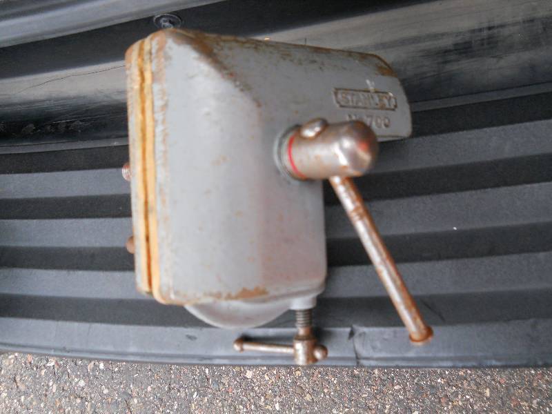 lot 54 image: Stanley workshop Vise Grip - #700 Bench top mount