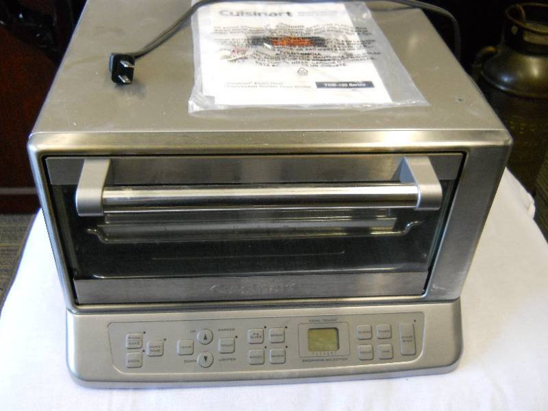 lot 59 image: CUISINART Exact Heat Convection Toaster Oven Broiler TOB-195 Series