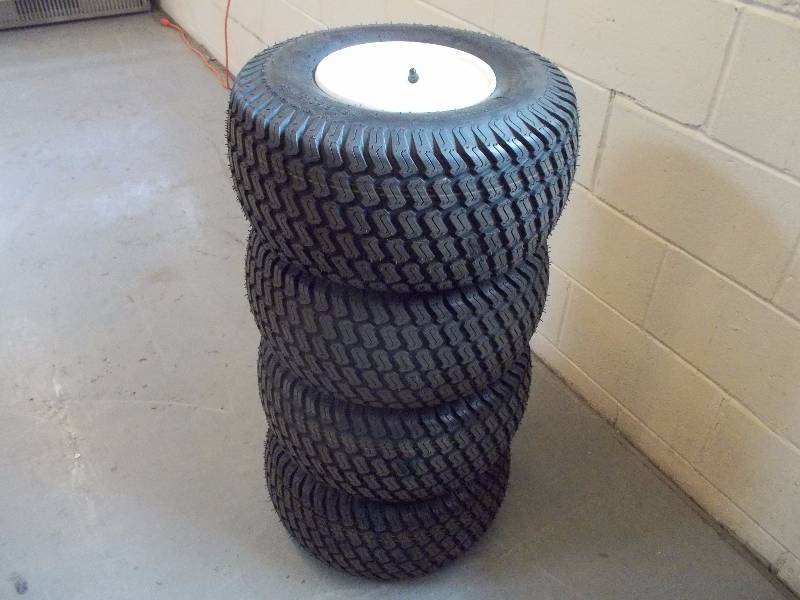 lot 317 image: Turf Tires
