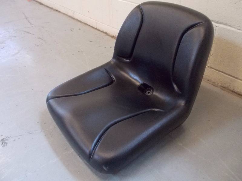 lot 320 image: Commercial Seat
