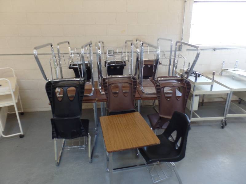 lot 312 image: 13 Student Desk
