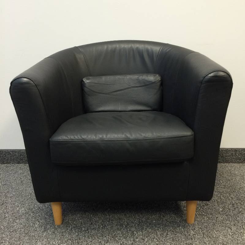 lot 1 image: Retro Chic Black Leather  Club Chair - Nice Condition - Check Out The Matching One in Lot 2