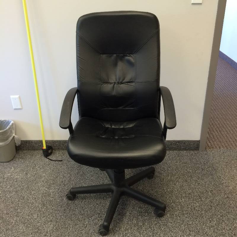 lot 5 image: Executive Black High Back Swivel Conference Room Chair - Nice Condition Height adjustable for a comfortable sitting posture Adjustable tilt tension- increase or decrease the resistance to suit your movements and weight