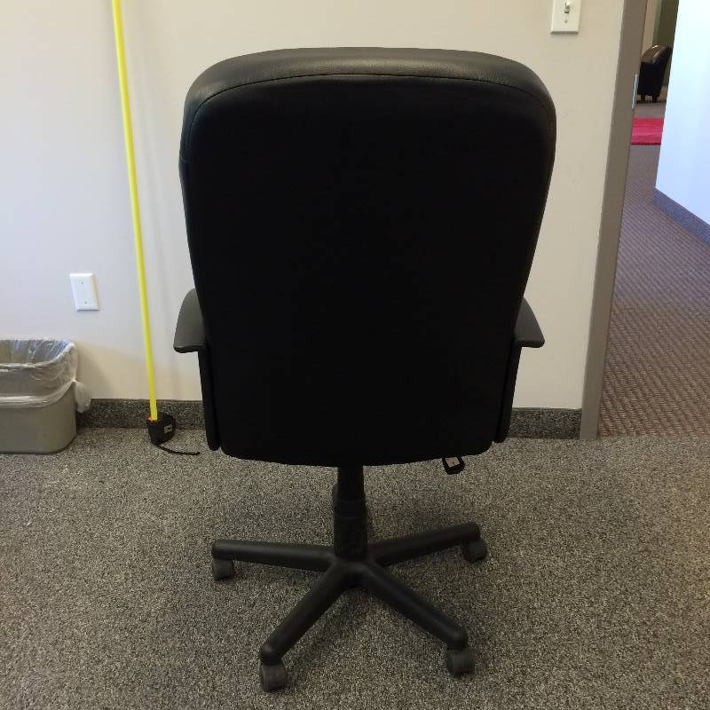 lot 6 image: Executive Black High Back Swivel Conference Room Chair - Nice Condition Height adjustable for a comfortable sitting posture Adjustable tilt tension- increase or decrease the resistance to suit your movements and weight